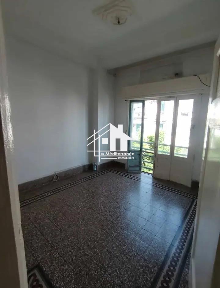 A vendre appartement s3 au centre ville, Tunis
