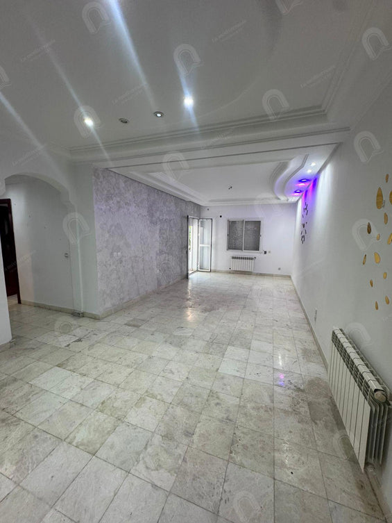 A louer Appartement S+3 hst au bardo