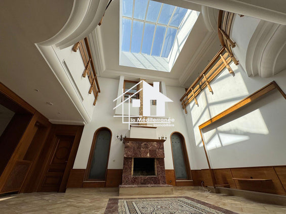 A louer une magnifique villa de maitre S+6