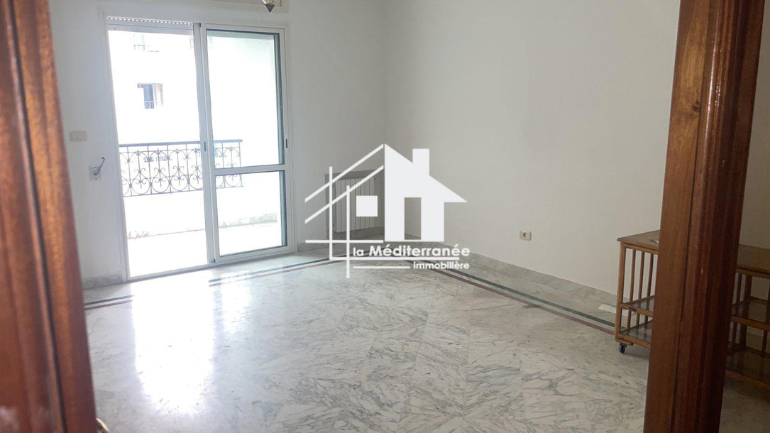 A vendre Appartement S+2 à Ennasr