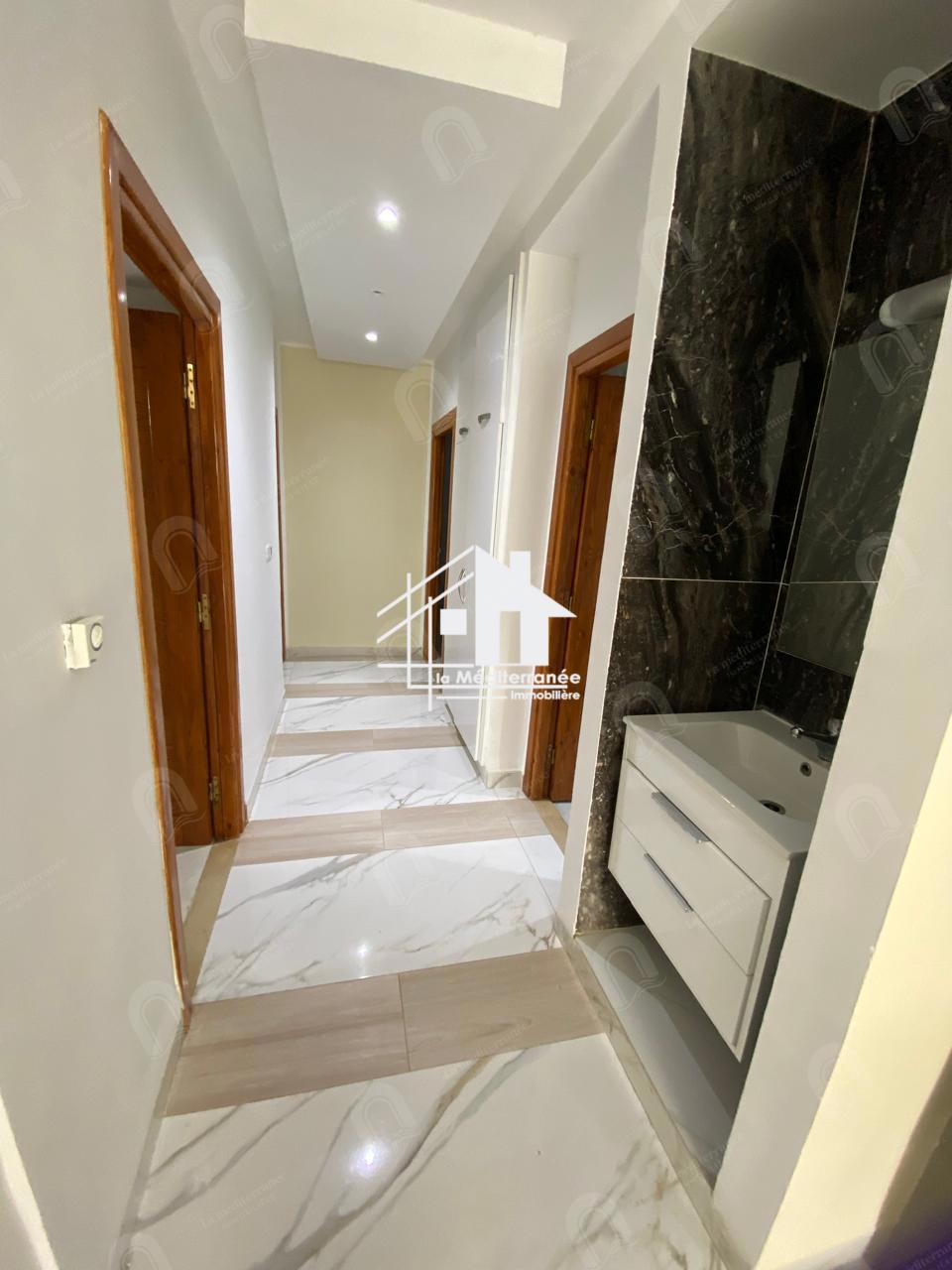 A vendre appartement S+3 Hst Rdc au bardo