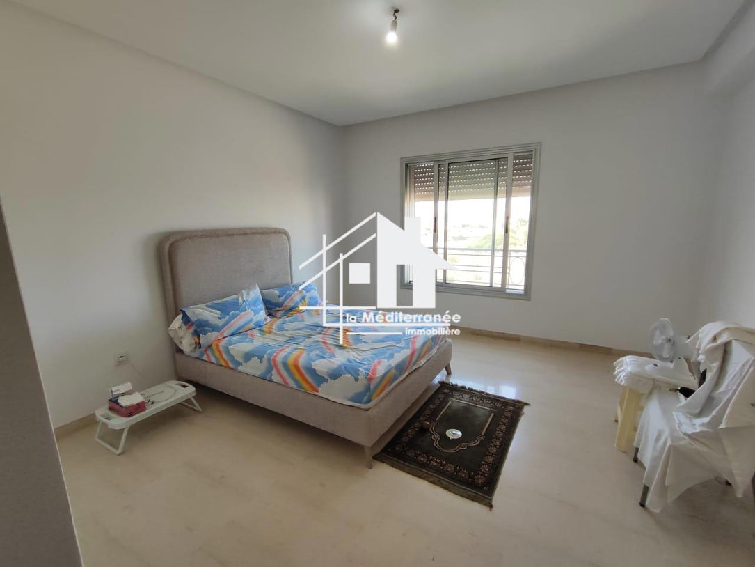 A vendre un trés spacieux s+2 à chotrana 1