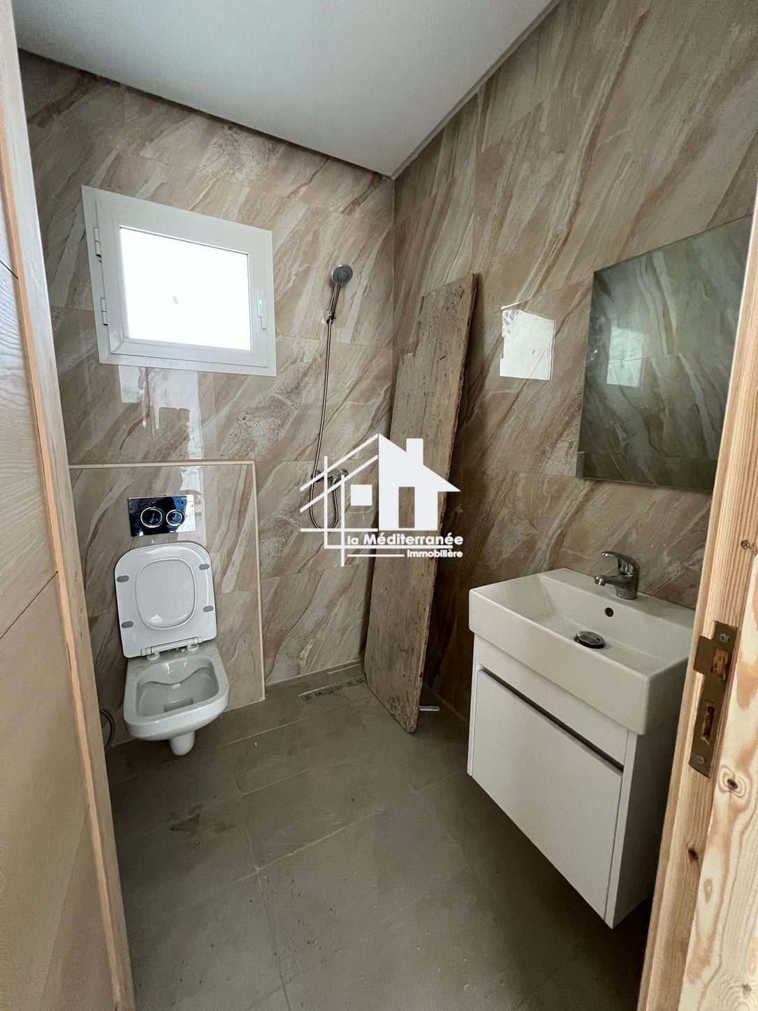location des étages de villas s3 jamais habitée au Bardo