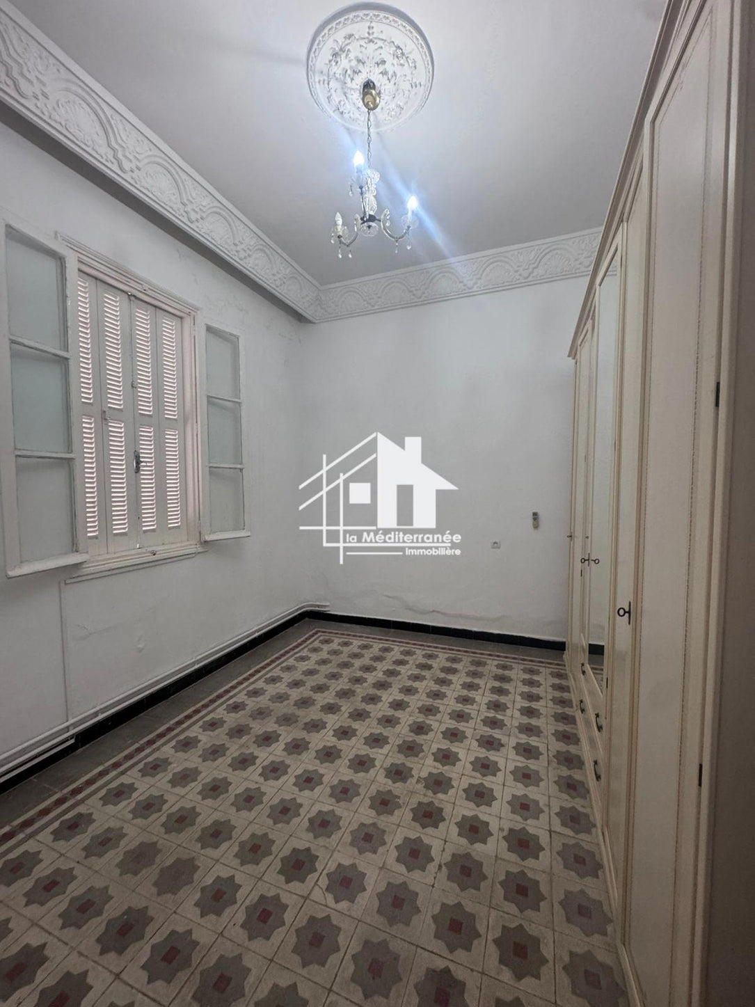 à louer rez de chaussée s+3 avec jardin au bardo