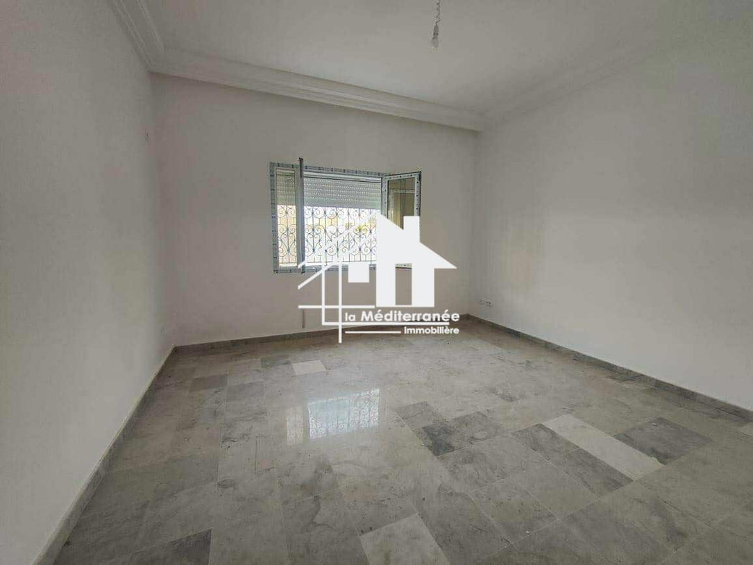 A louer une maison s2 à Hammam chatt