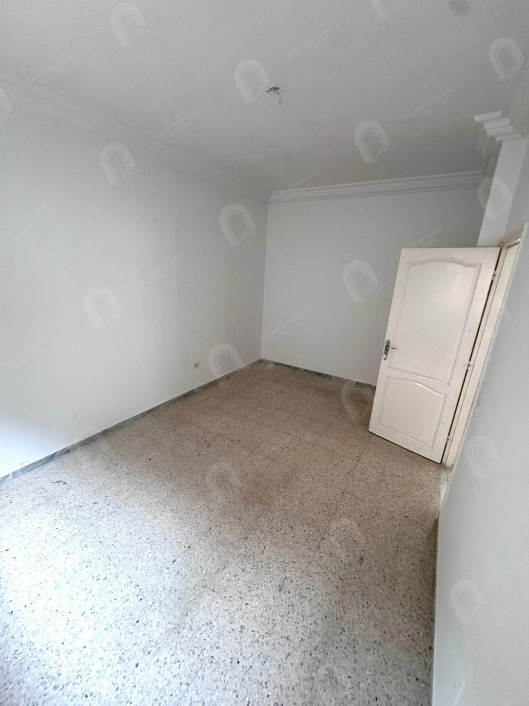 A louer un étage de villa S+3 indépendant au bardo