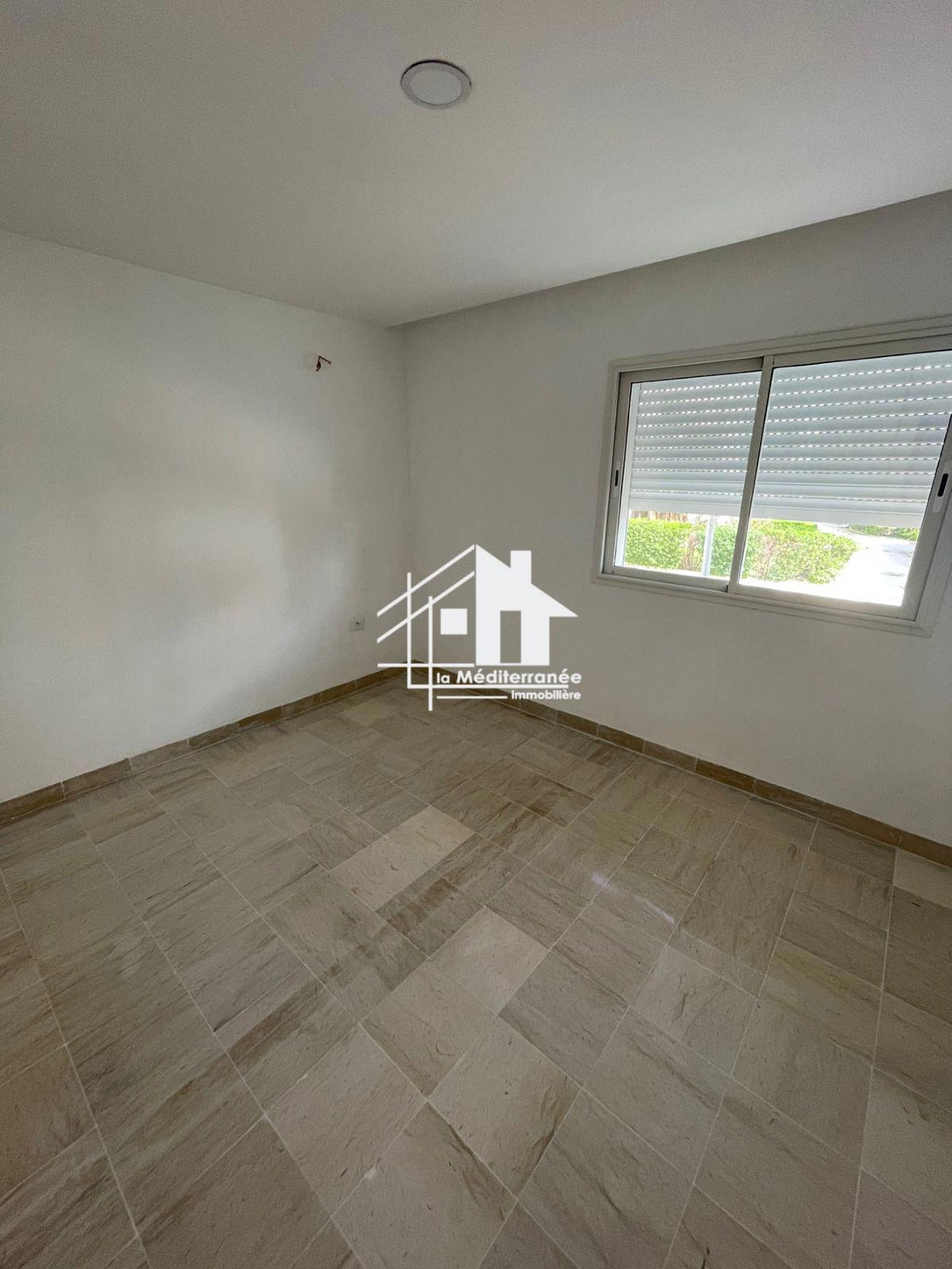 A louer appartement S+3 hst  à manouba