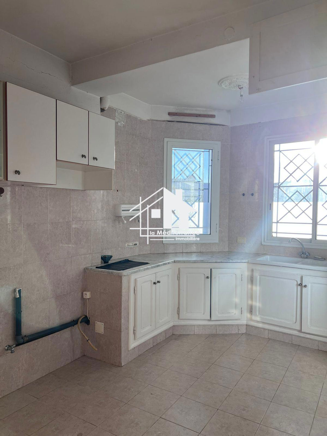 A louer appartement S+3 à Ennasr 2