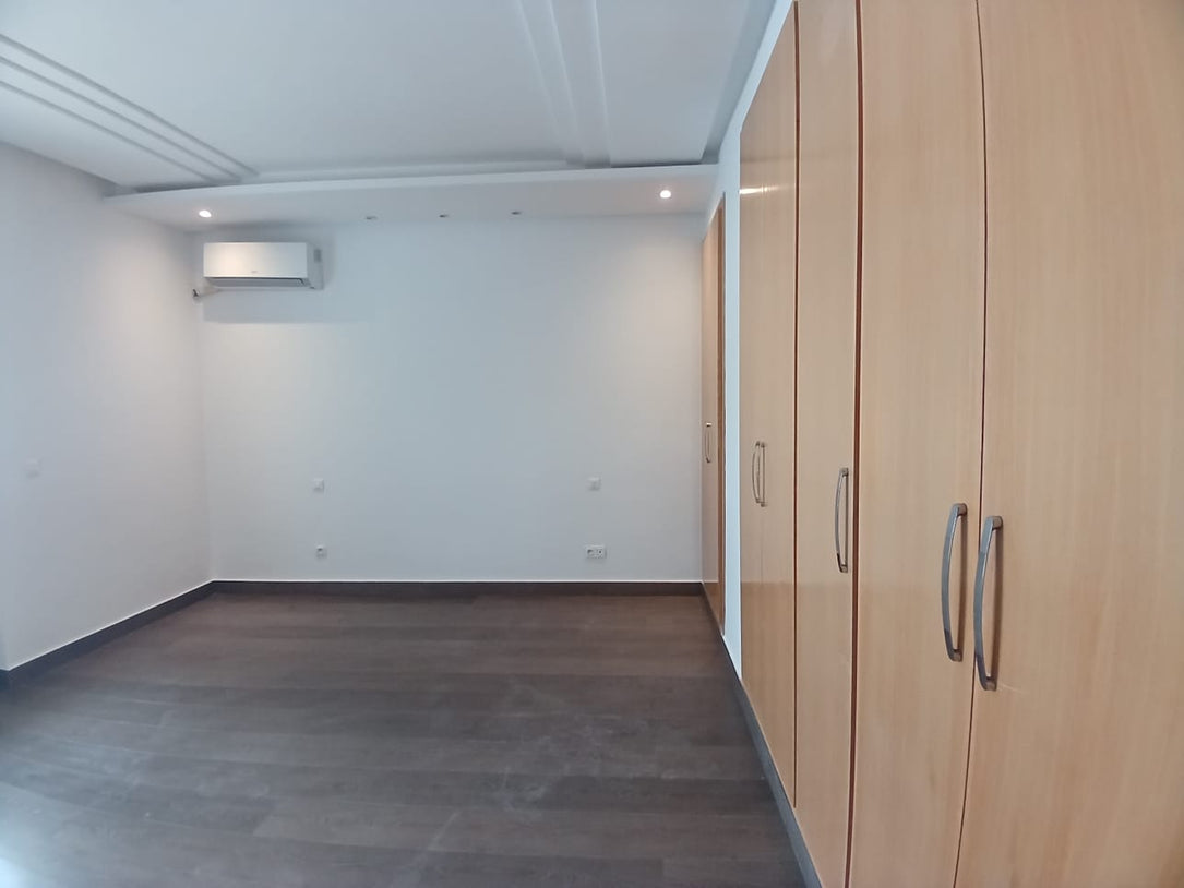 A louer appartement meublé s+3 vue mer à la Marsa