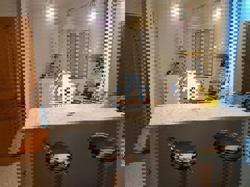 S+1 richement meublé au RDJ à Ennasr 2