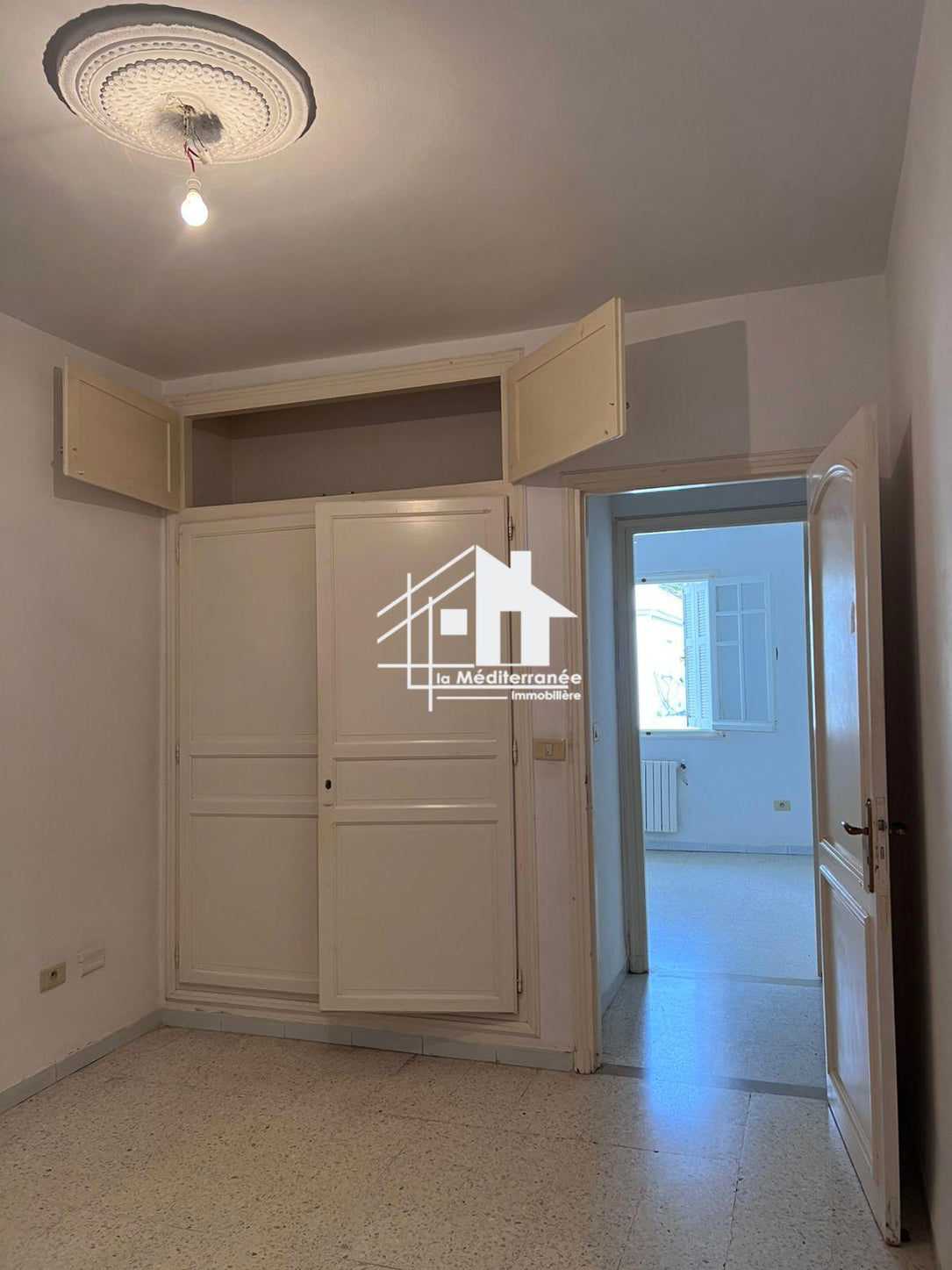 A louer appartement S+3 à Ennasr 2