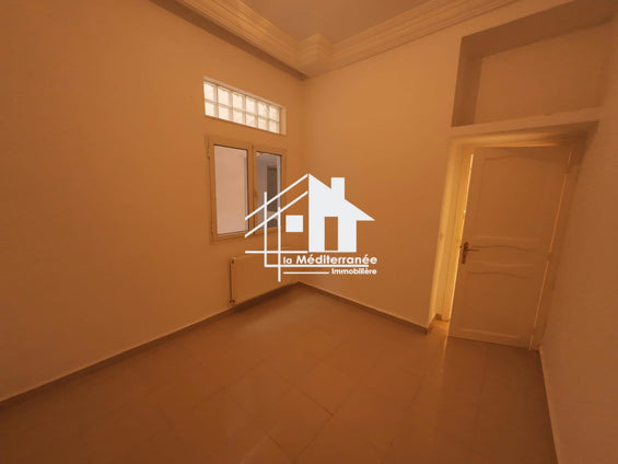 A louer étage de villa RDC s+3 a Bardo