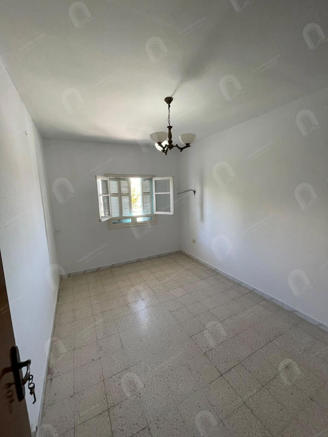 A vendre un appartement 2S+3 à khaznadar