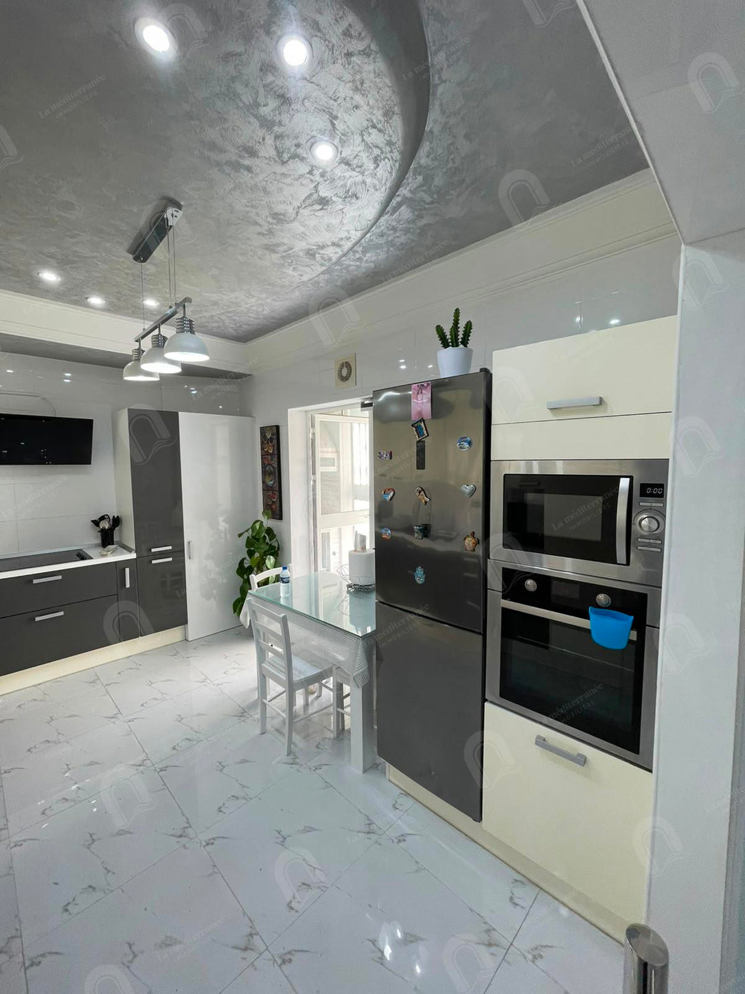 A vendre un appartement S+3 hst au bardo hedi chaker