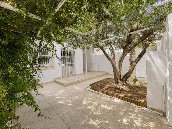 A louer duplex s+3 avec jardin à la Marsa