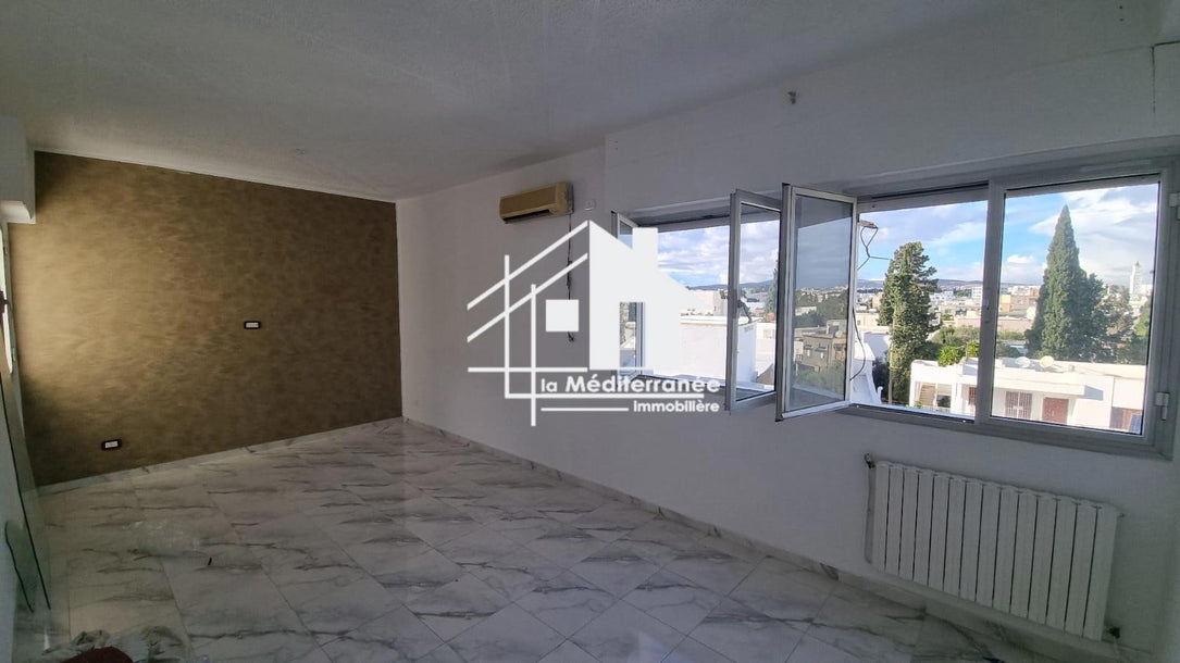 a louer appartement duplex s+3 à khaznadar