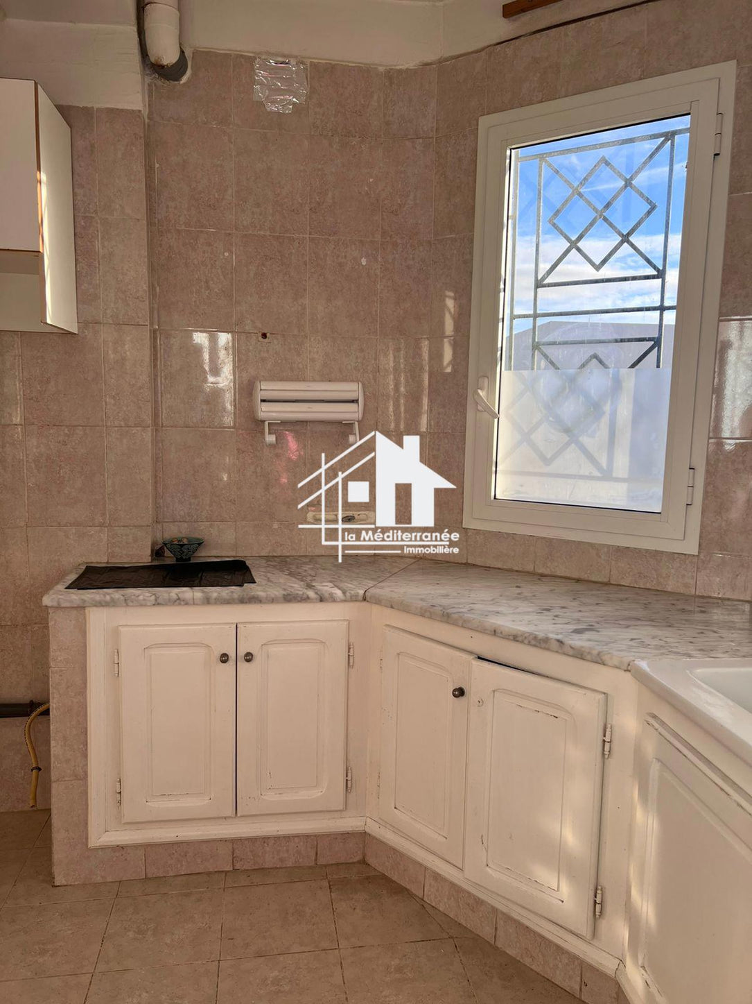 A louer appartement S+3 à Ennasr 2