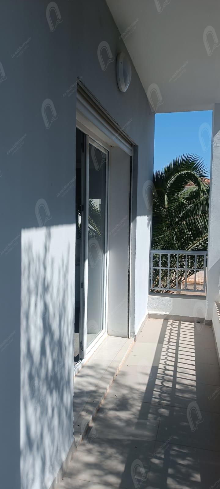 Villa a louer a la soukra chotrana 3 s+3 3500