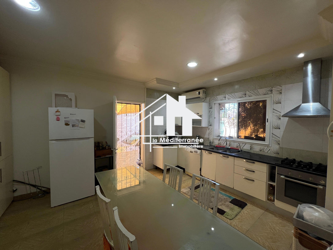 A louer villa S+4 a Chotrana 3