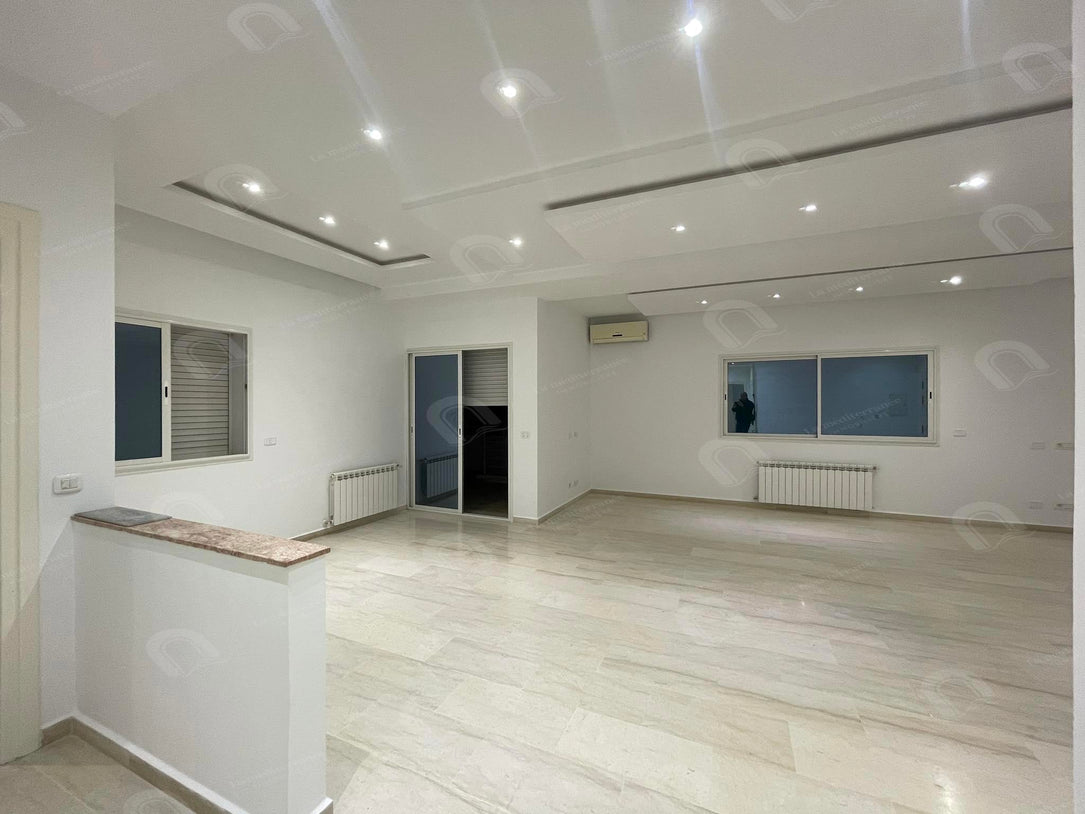 A louer un appartement s+3 spacieux à Ezzahra