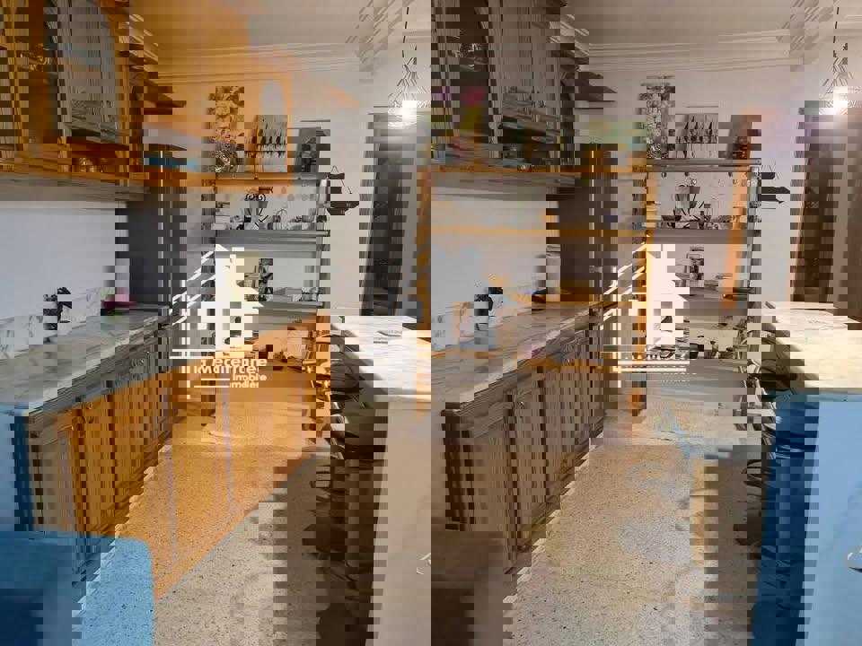 S+1 richement meublé au RDJ à Ennasr 2