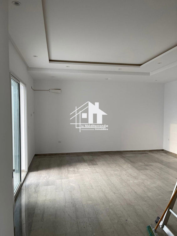 a louer un s+2 au 1ere etage a jardin d'el menzah 2