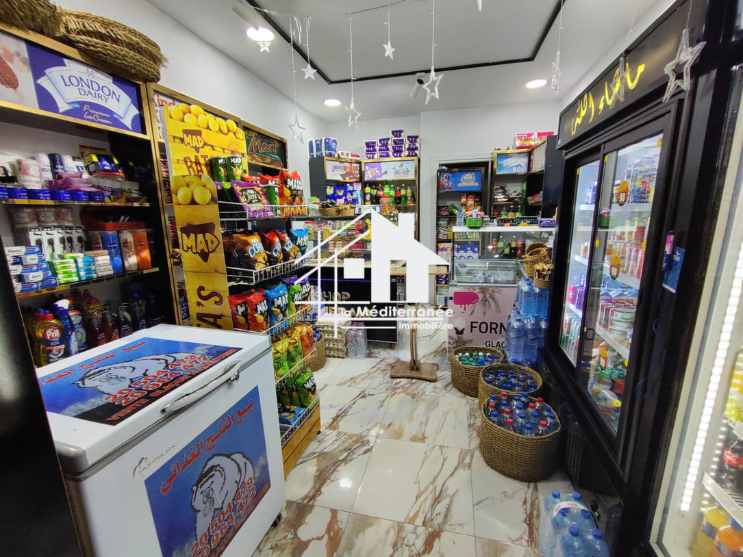 A vendre local commercial a la cité Wahat