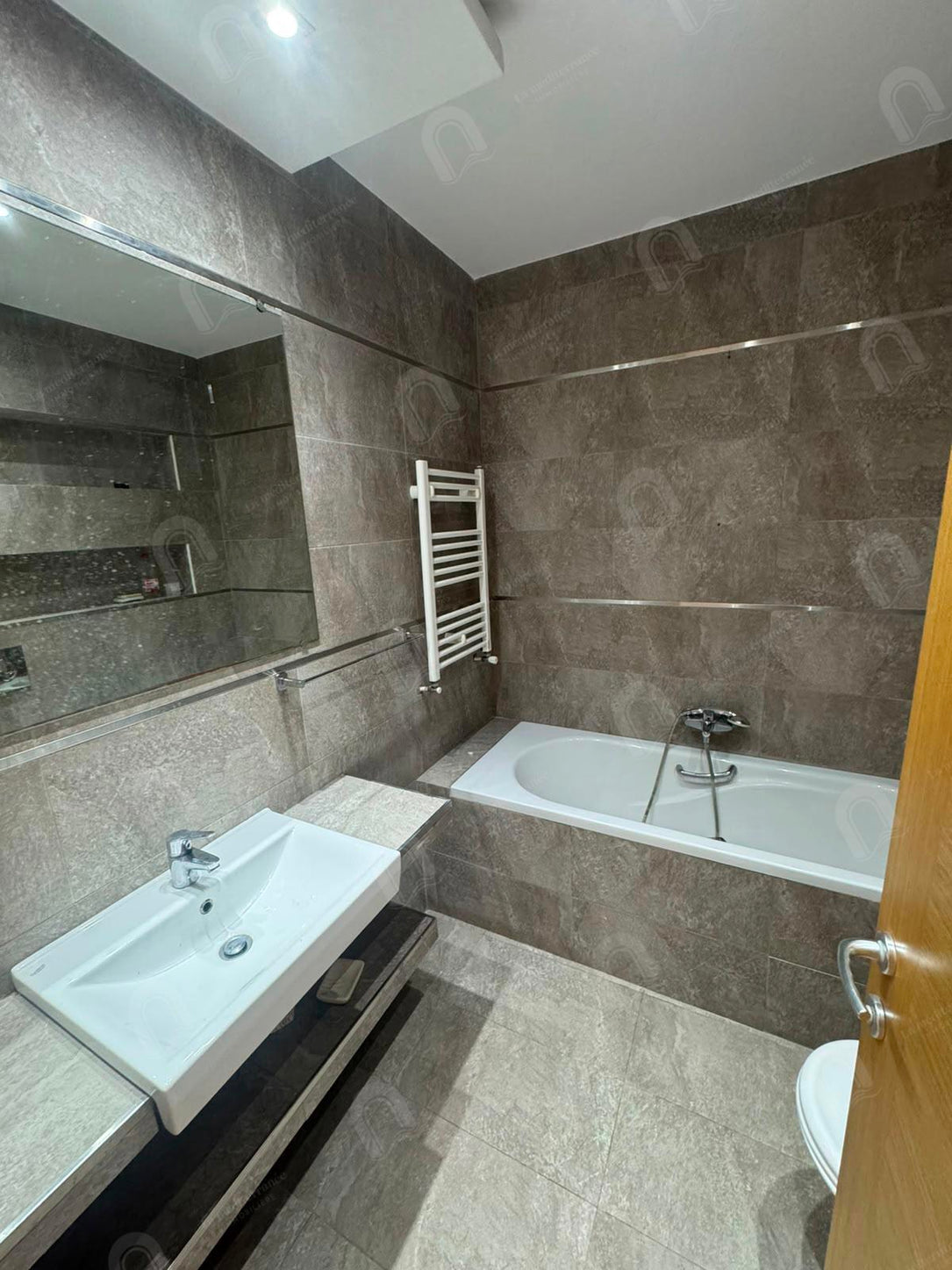 À louer Spacieux appartement S+3 à la soukra