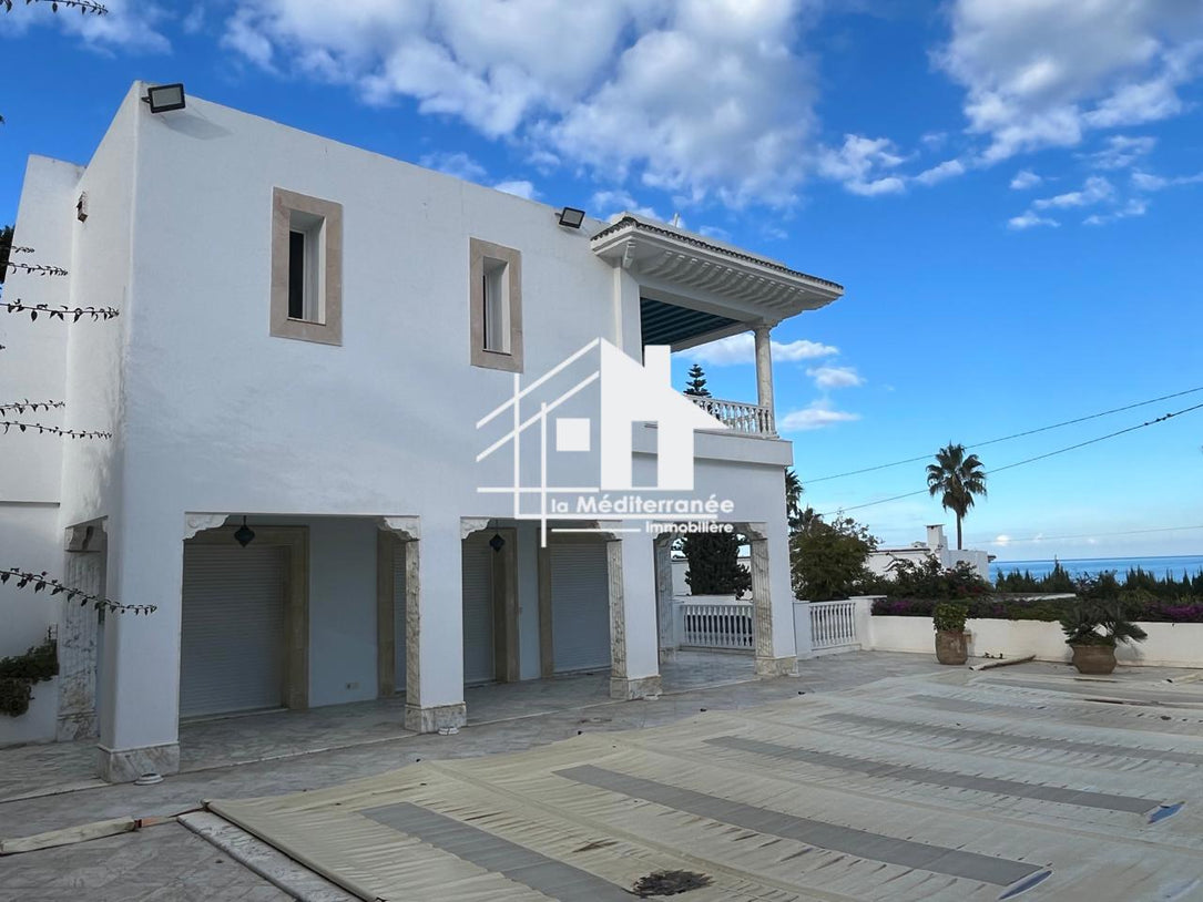 A louer villa s+6 à la Marsa cube