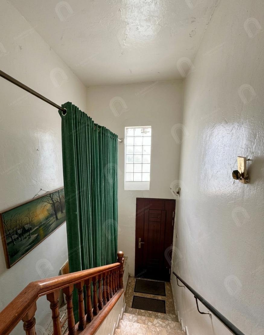 A louer étage de villa S+2 au bardo