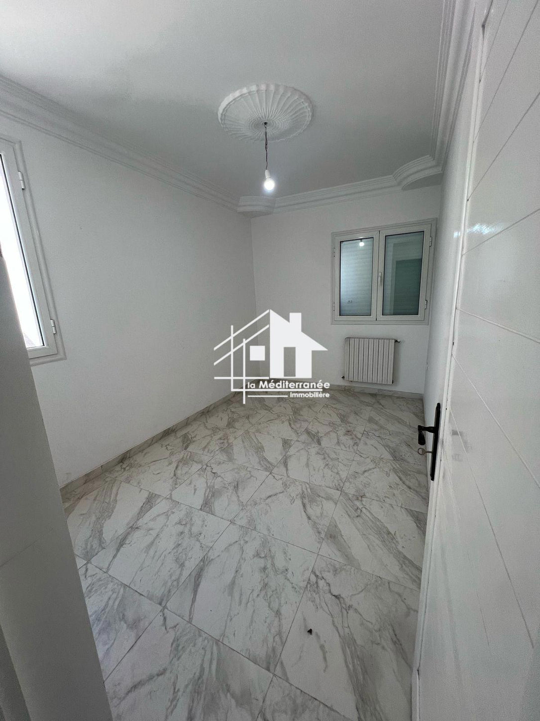 A louer étage de villa s2 à Ksar Said