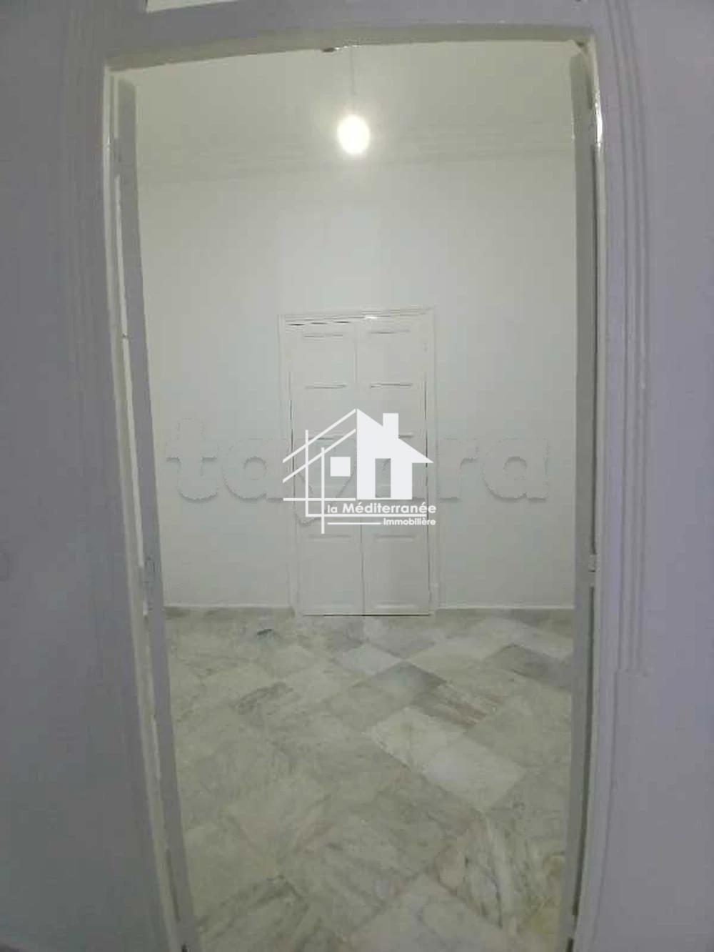 A louer appartement S+3 au centre ville