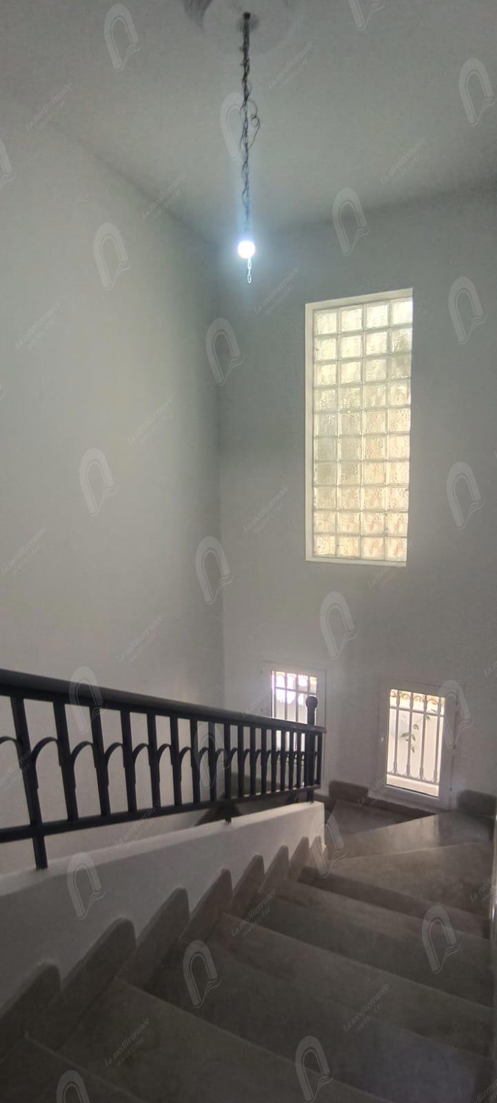 Villa a louer a la soukra chotrana 3 s+3 3500