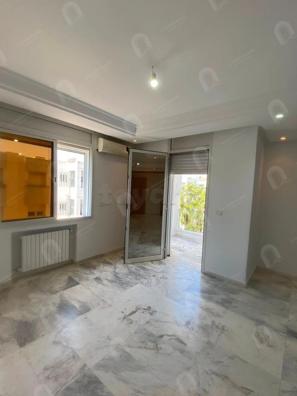 A louer un appartement s+3 à manar 2