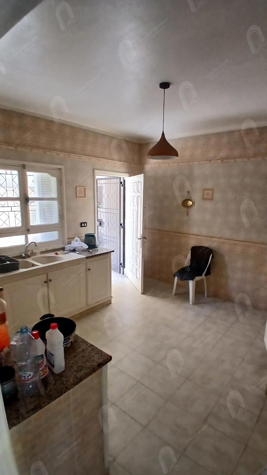 A loue rvilla S+4 de style duplex, indépendante au bardo