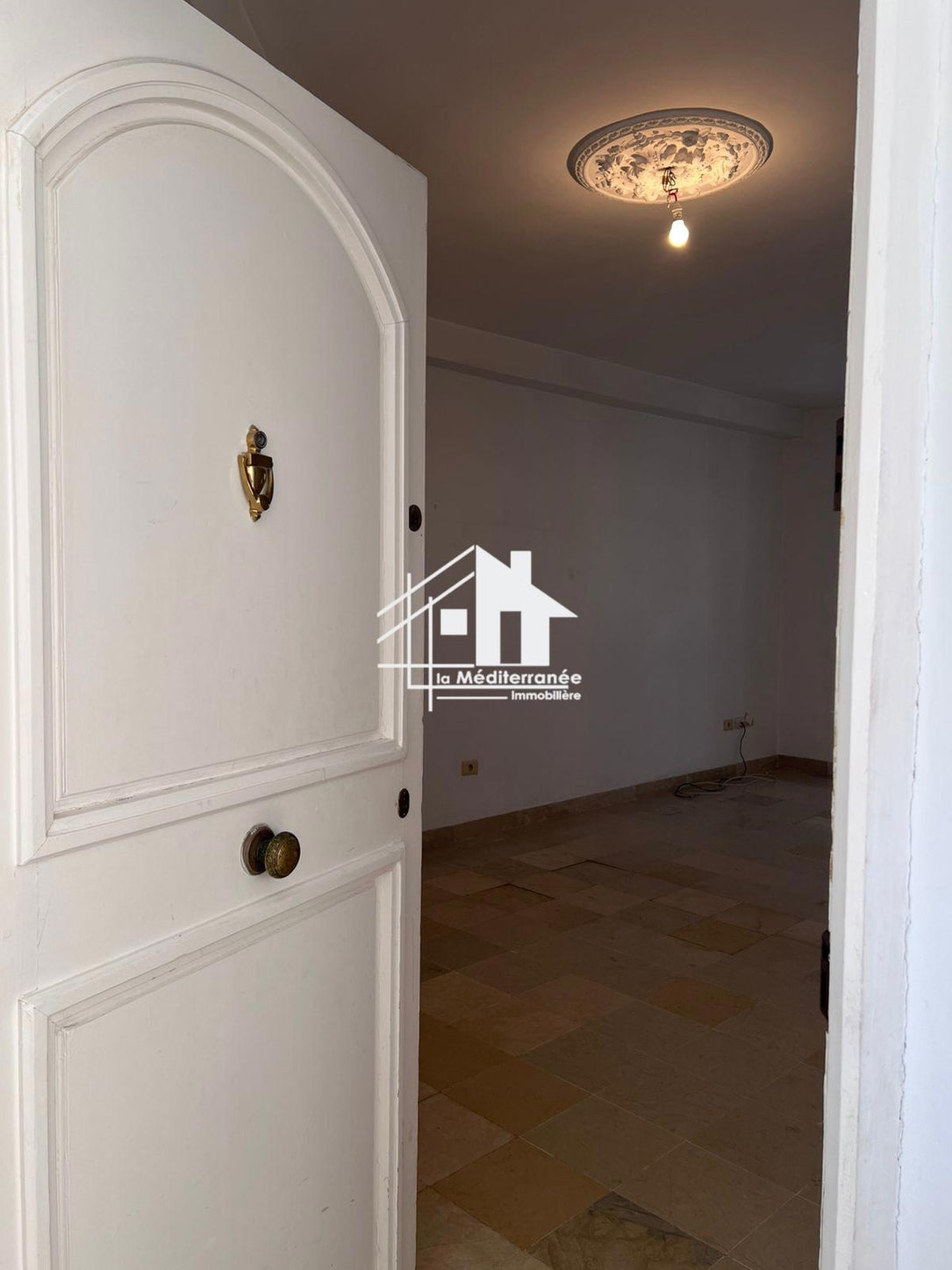 A louer appartement S+3 à Ennasr 2