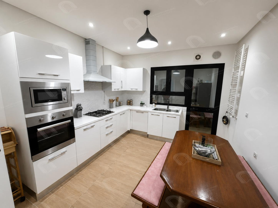 à louer un appartement s+3 meublé à cité Ennasr