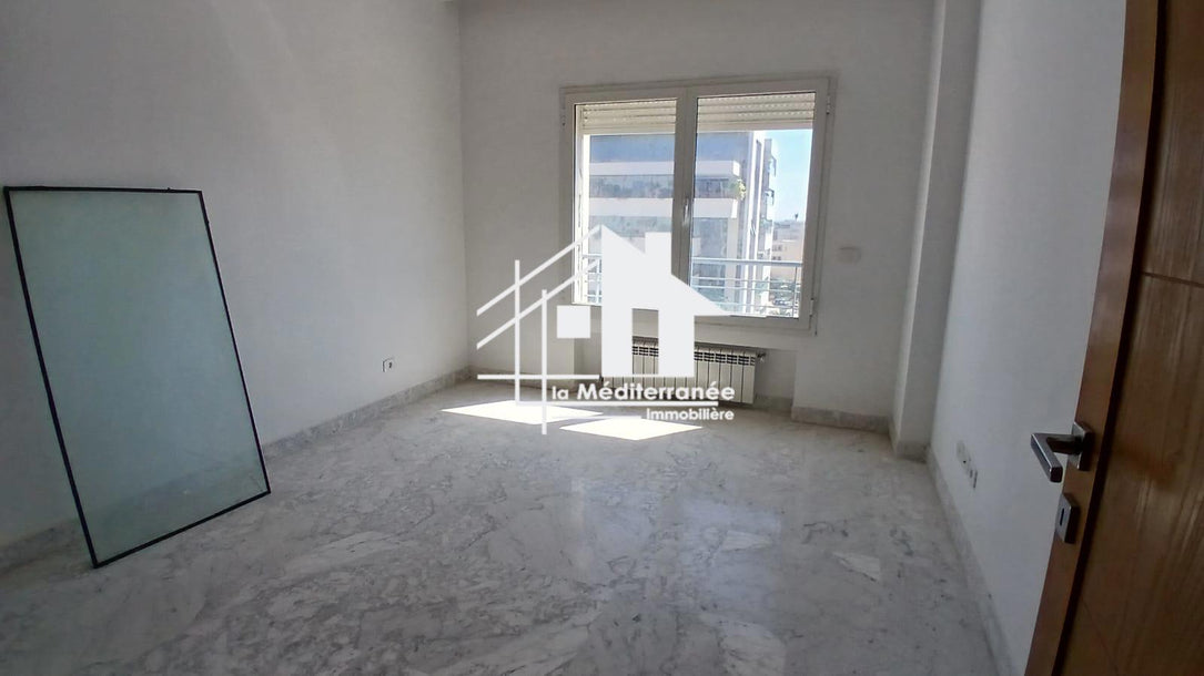 À vendre Appartement S+4 Lac 2