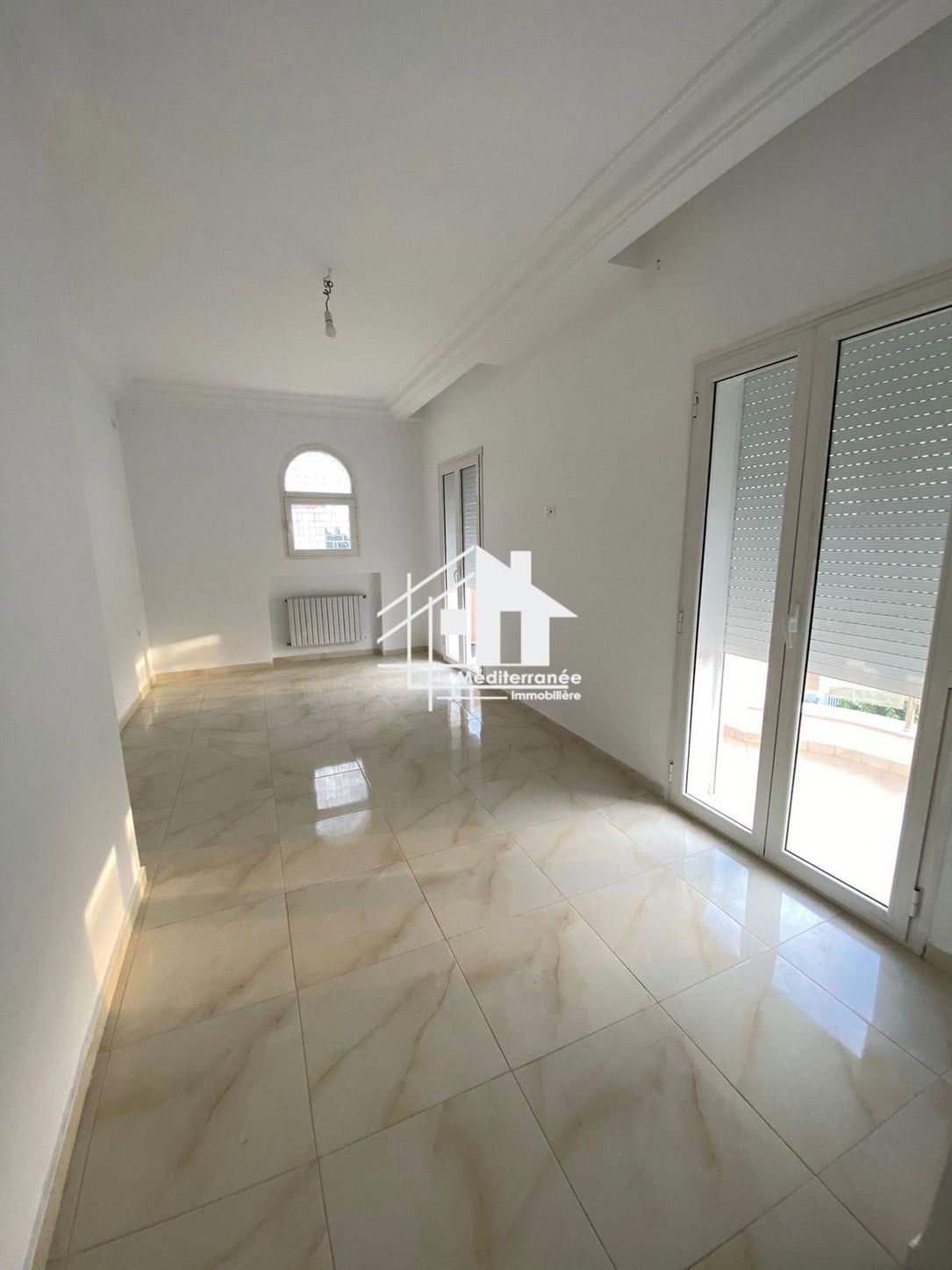 A louer étage de villa s+3 jamais habité à manouba