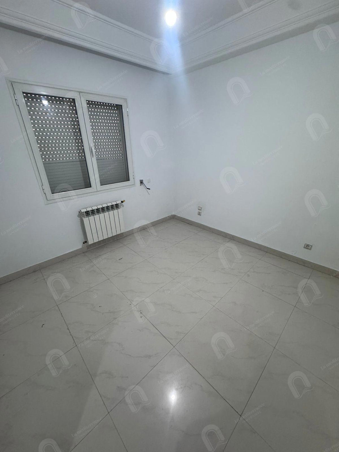 A louer Appartement S+3 hst au bardo