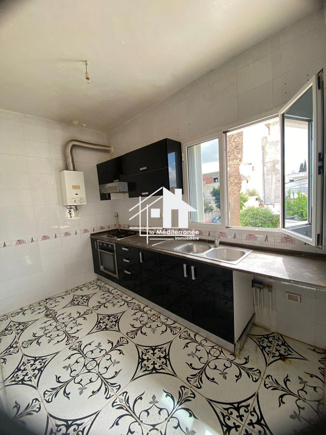 A louer étage de villa s+2 pour hommes au bardo