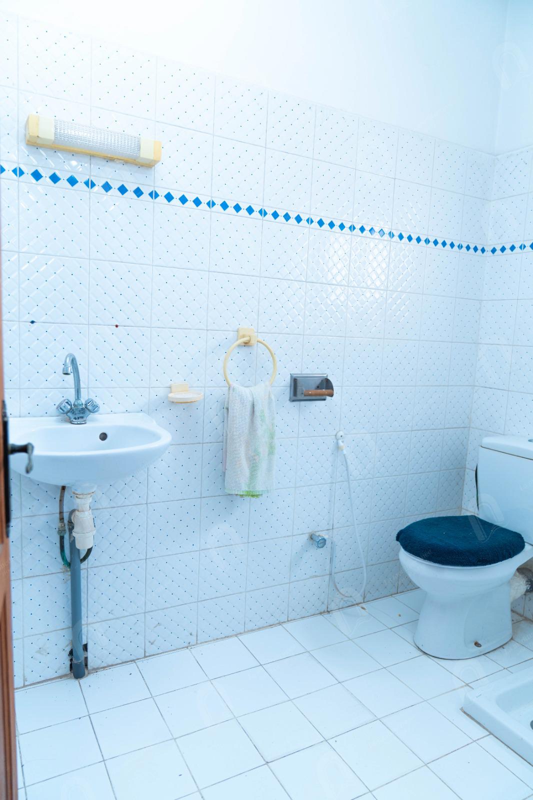 A vendre une villa de style triplex à denden