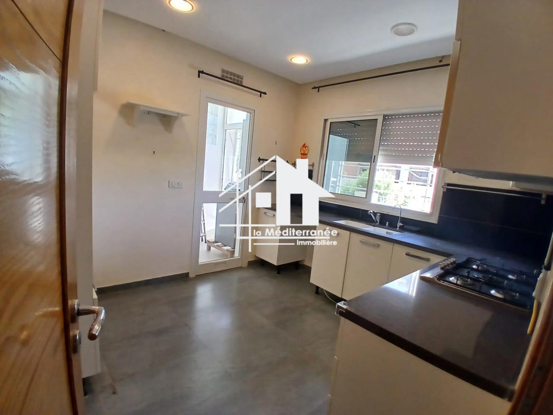A louer triplex aux jardin de carthage