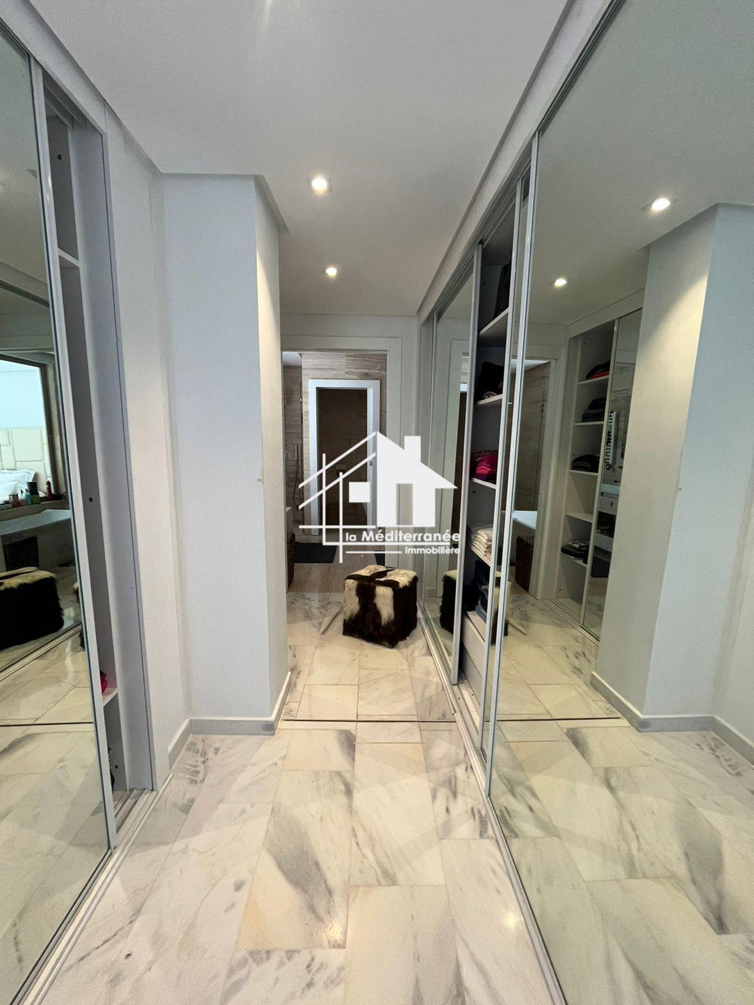 un appartement S+2 gammarth