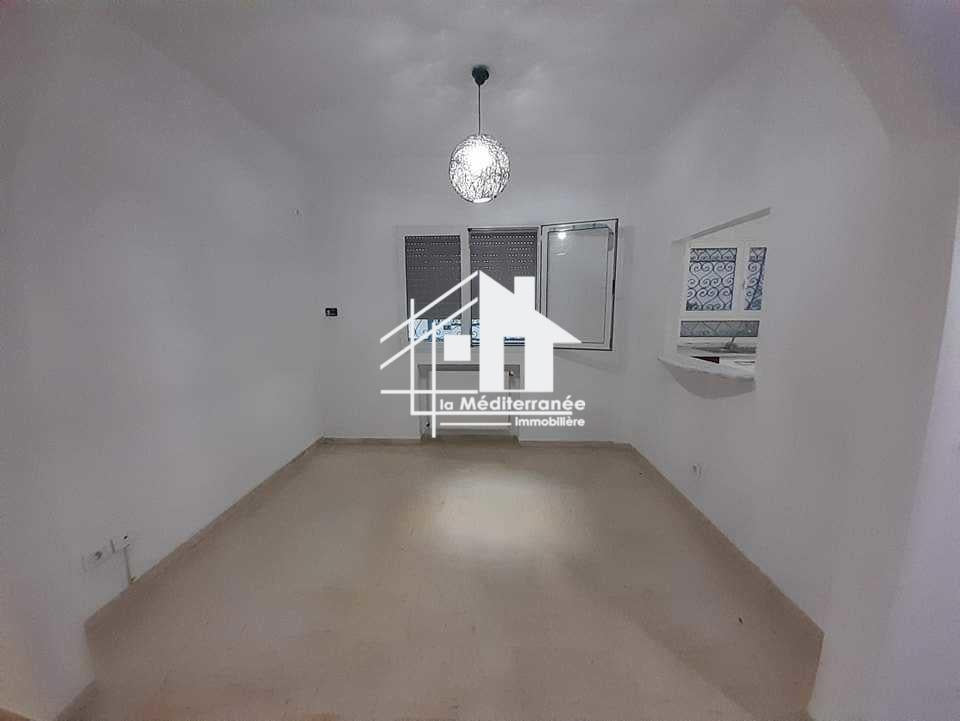 Une villa S+3 à Gammarth