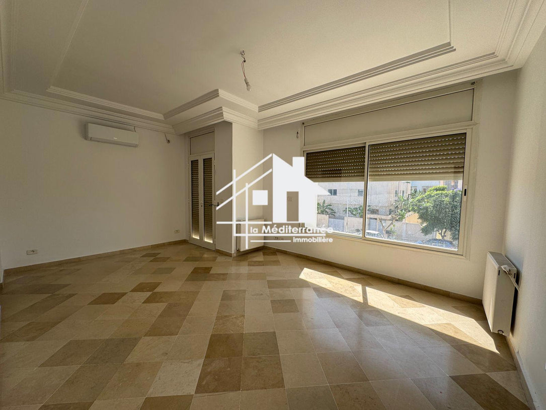 A louer une villa S+5 au lac 2