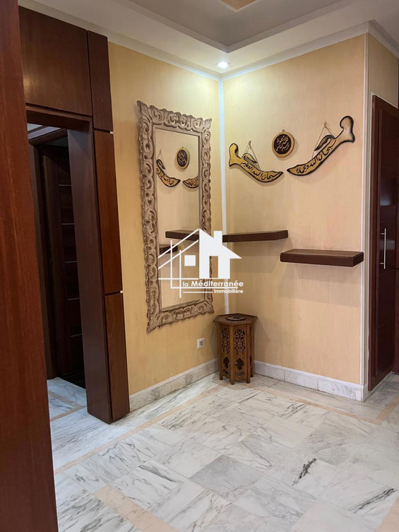 A vendre un appartement S+3 au Lac 2