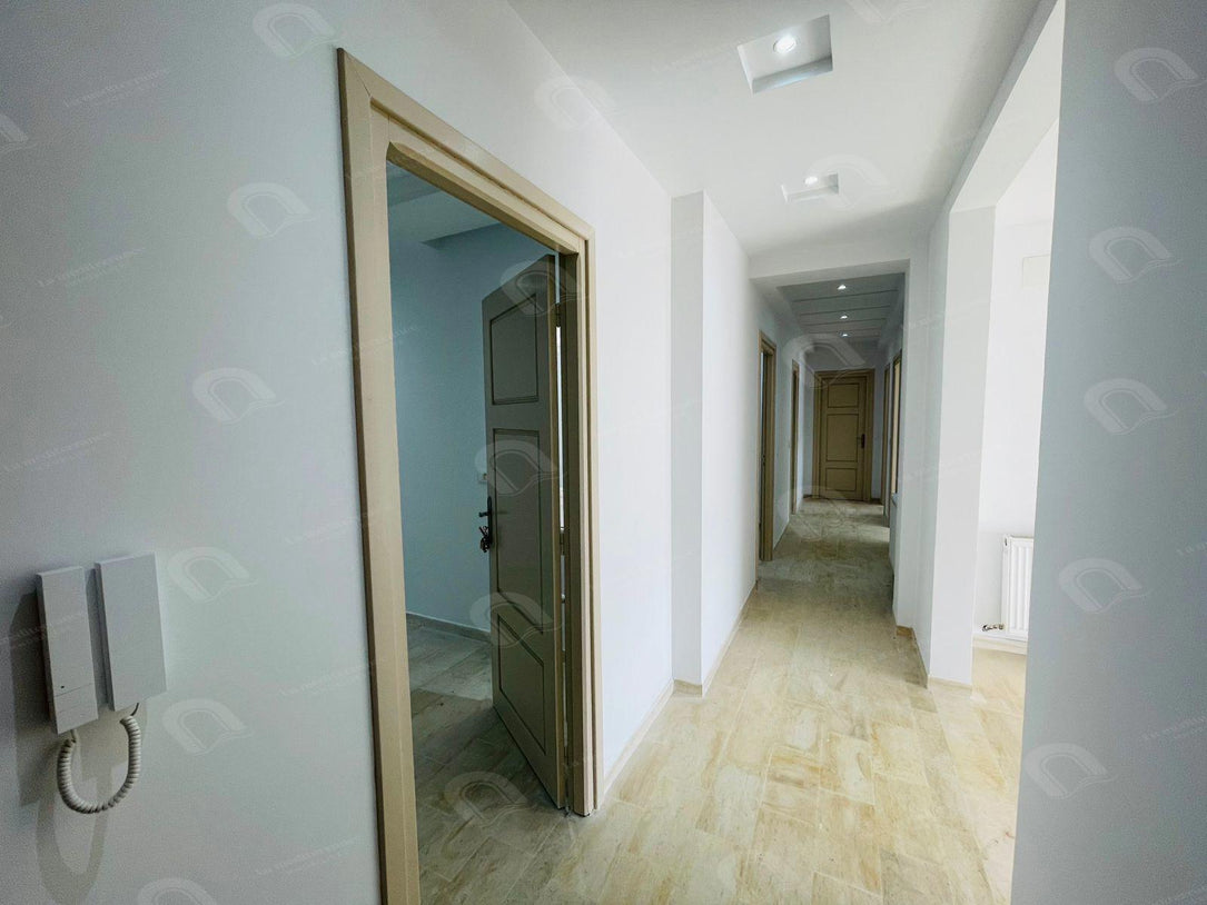 À louer – Bureaux H+2 et H+3 à Ain Zaghouan