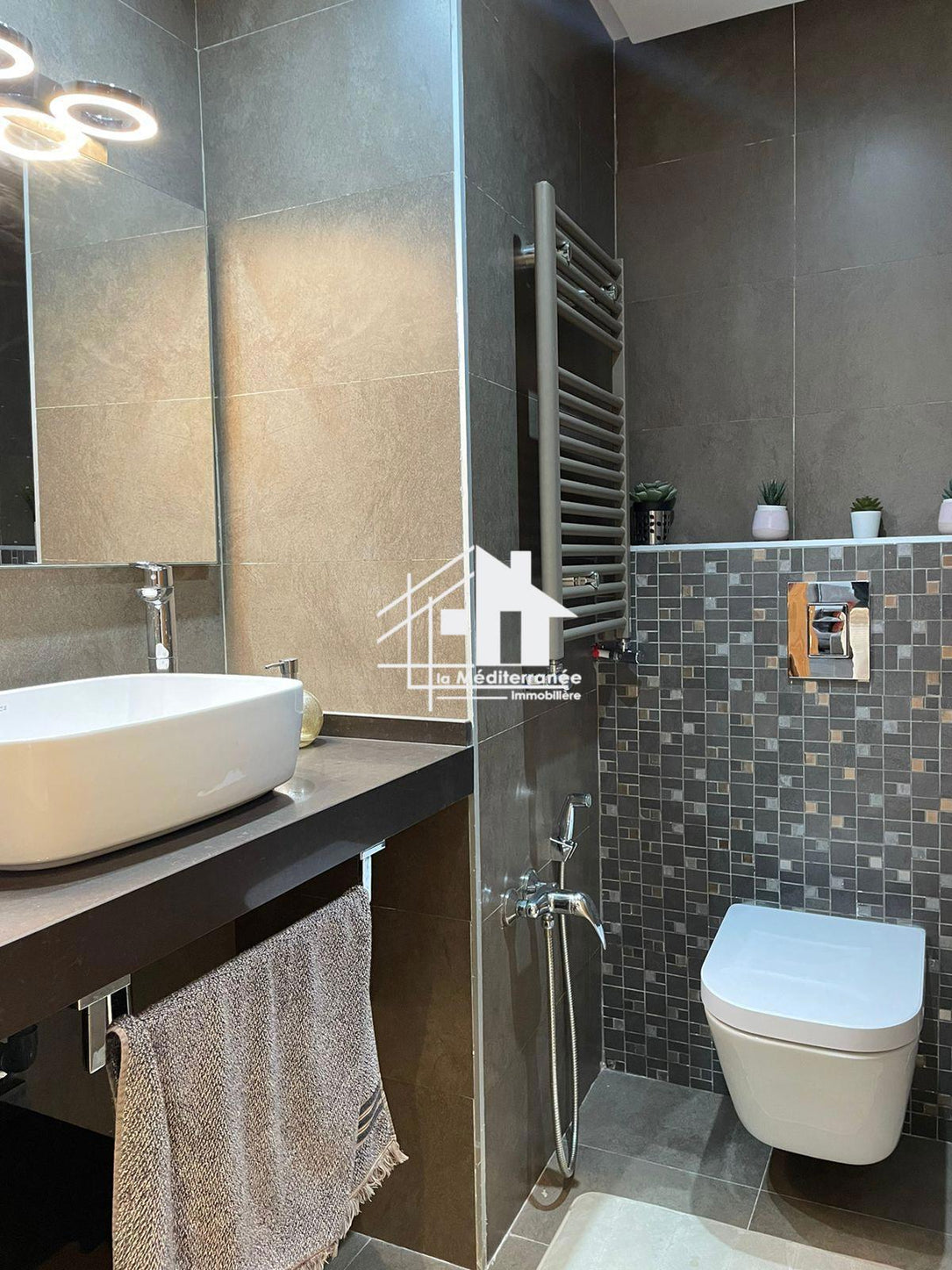 Une villa S+4 à Gammarth