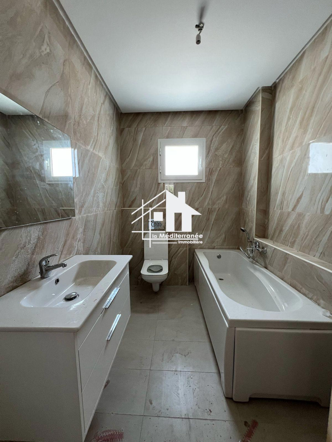 location des étages de villas s3 jamais habitée au Bardo